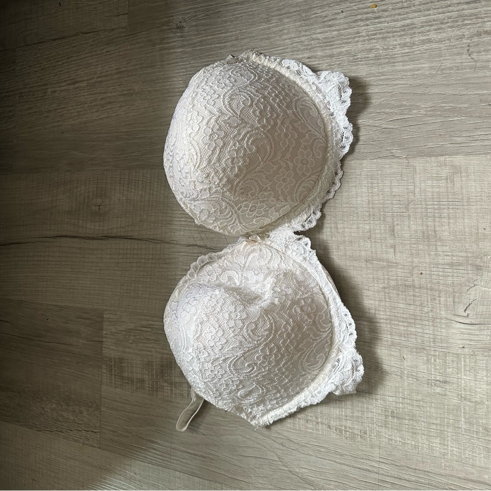 Elegant Lace Bra in Cream